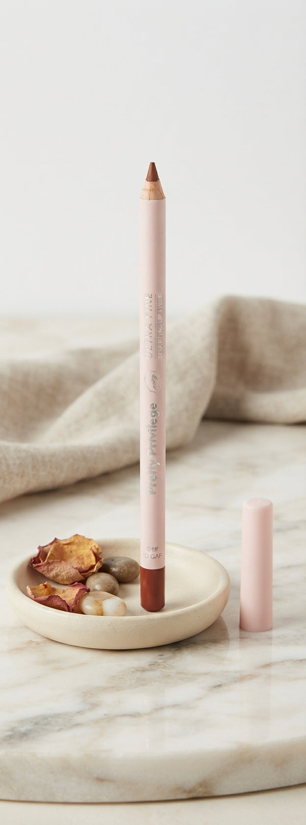 Delineador de Labios Ultra Fine Sculpting Liner - Pretty Privilege