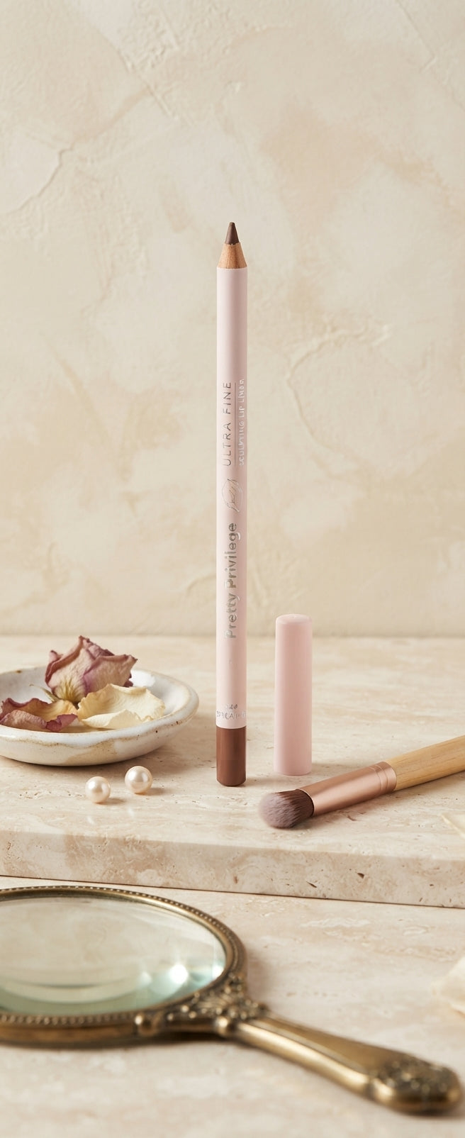Delineador de Labios Ultra Fine Sculpting Liner - Pretty Privilege