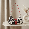 Bolso Hombro Estilo "Cow Print" con Detalle de Hebilla Roja – Edición Trendy