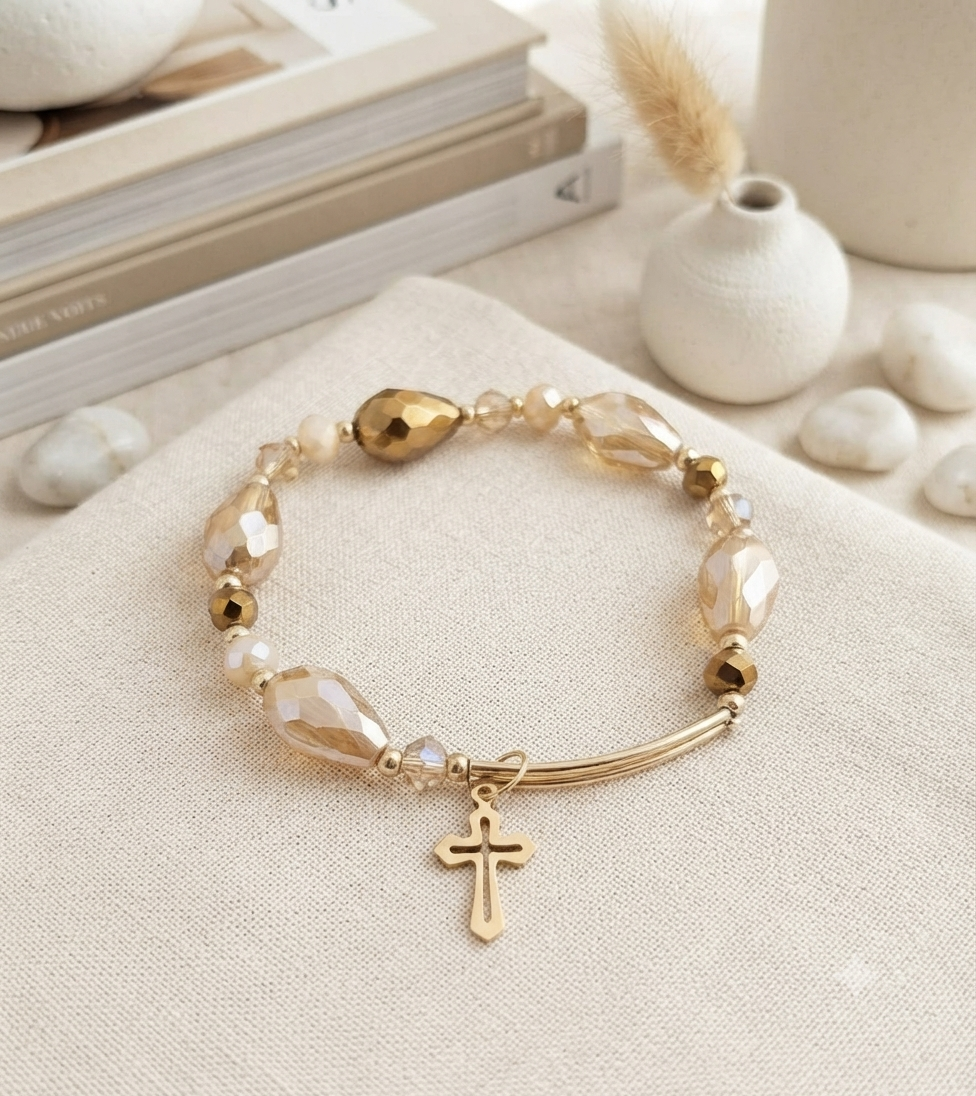 Pulsera Elástica Estilo Minimalista con Dije y Detalles Dorados