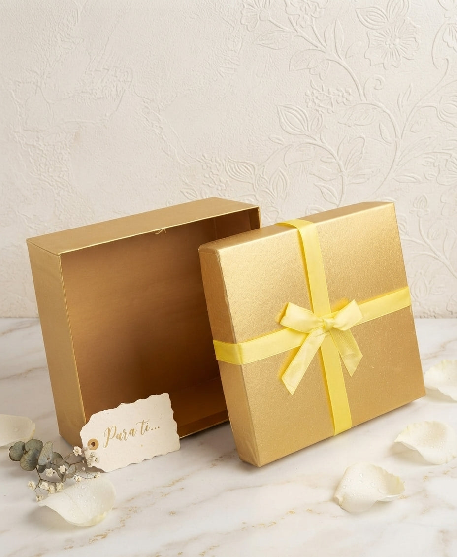 Caja de Regalo Elegante con Listón – Estilo Dorado y Moño Amarillo