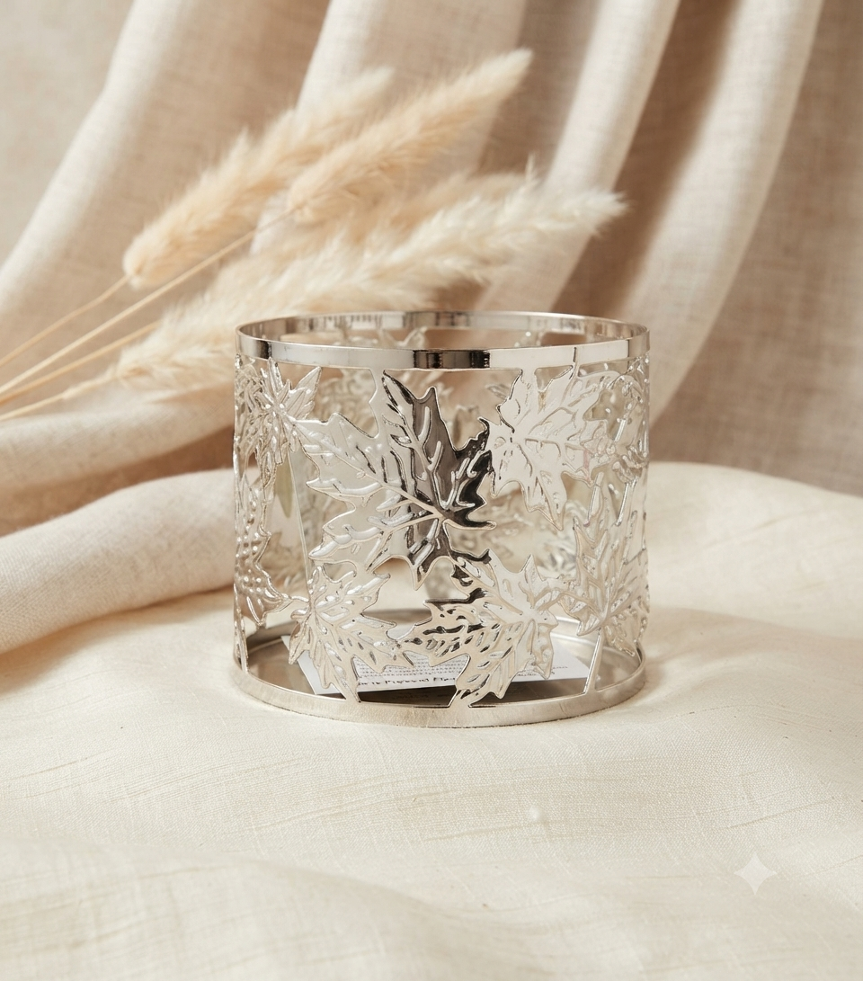 Soporte Pedestal Dorado para Vela – Diseño Calado de margaritas