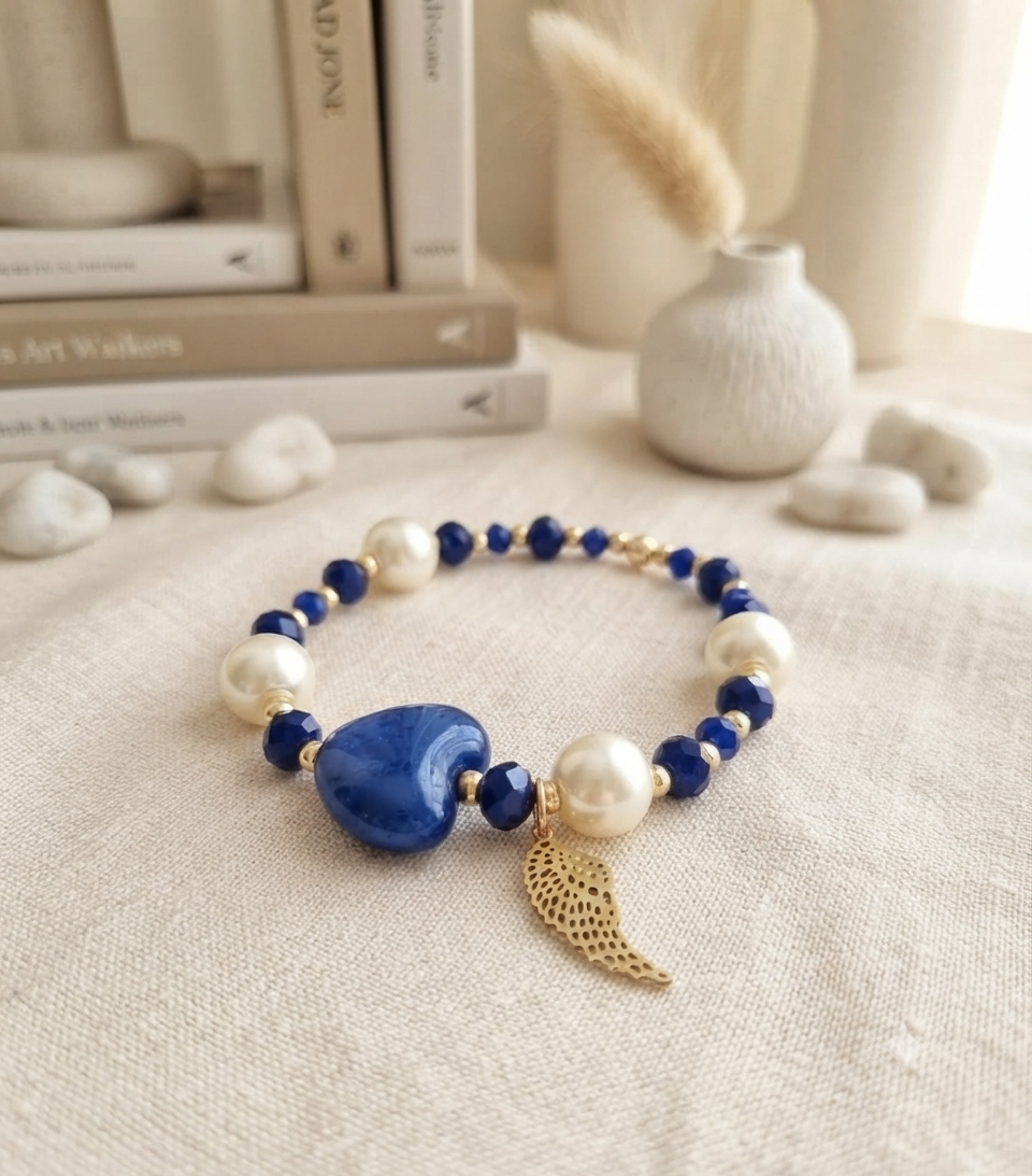 Pulsera Elástica Estilo Minimalista con Dije y Detalles Dorados