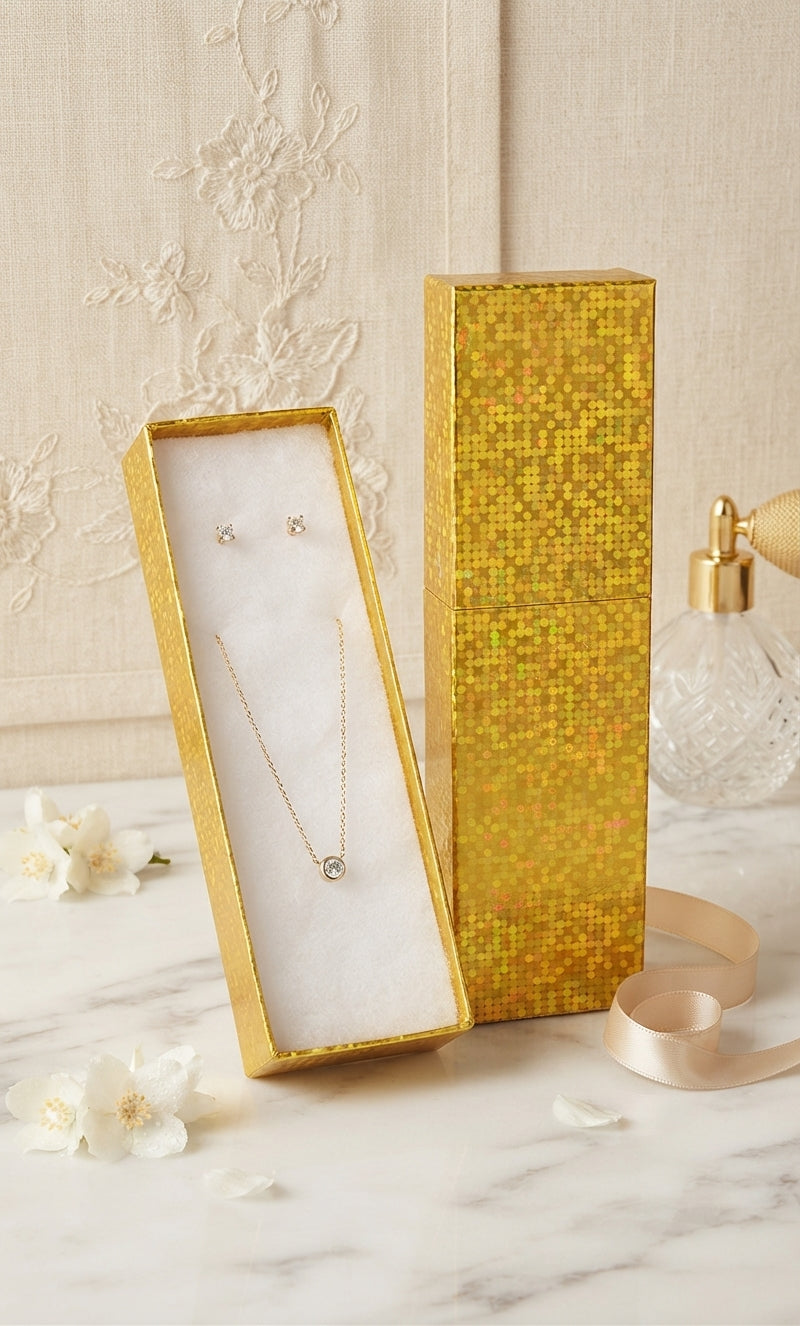 Caja de Joyería Alargada con Acabado Holográfico – Elegancia en Dorado y Plateado
